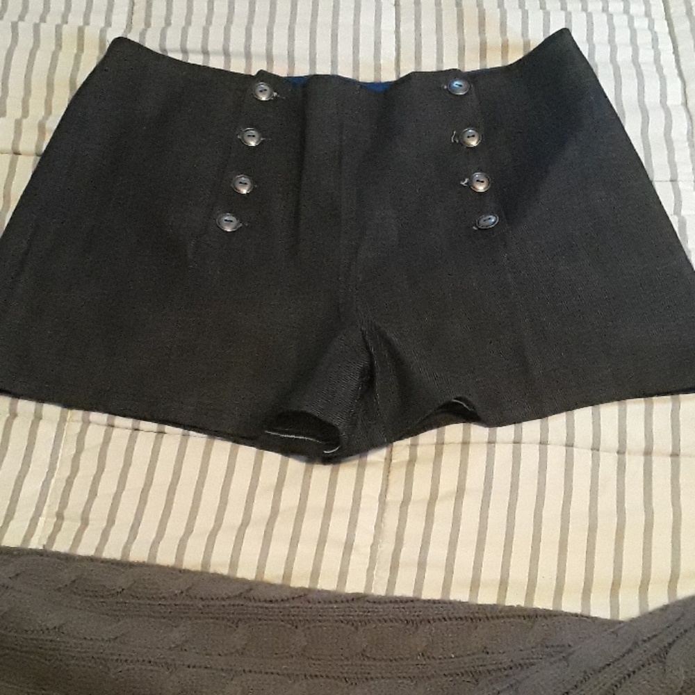Pinup denim sailor shorts